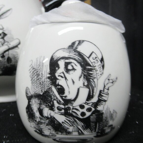 6pc. Alice in Wonderland Themed Tea Set - Picture 3 of 8